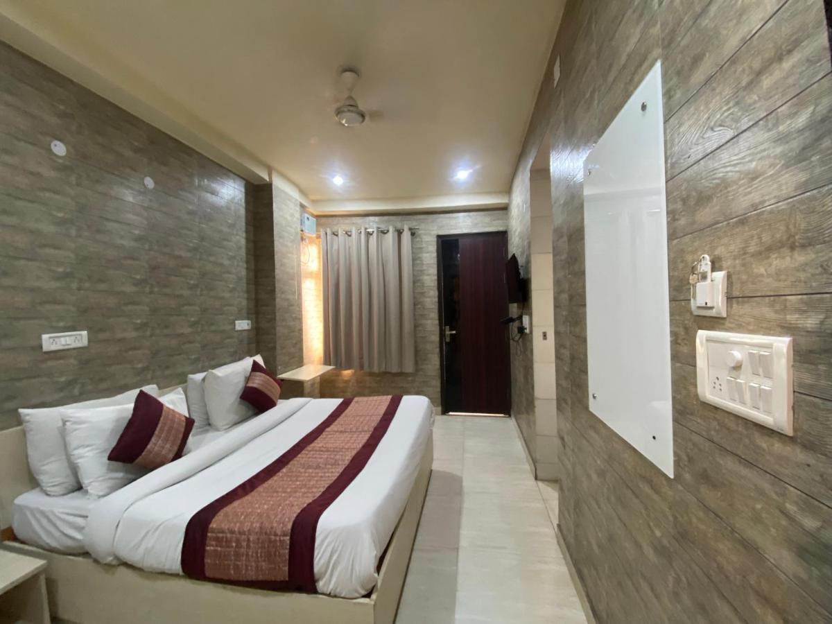 Hotel Red Chilly New Delhi Exterior photo