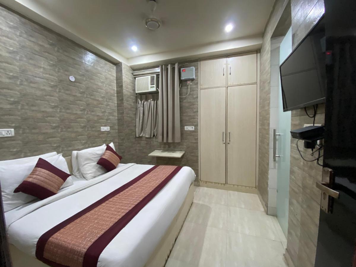 Hotel Red Chilly New Delhi Exterior photo