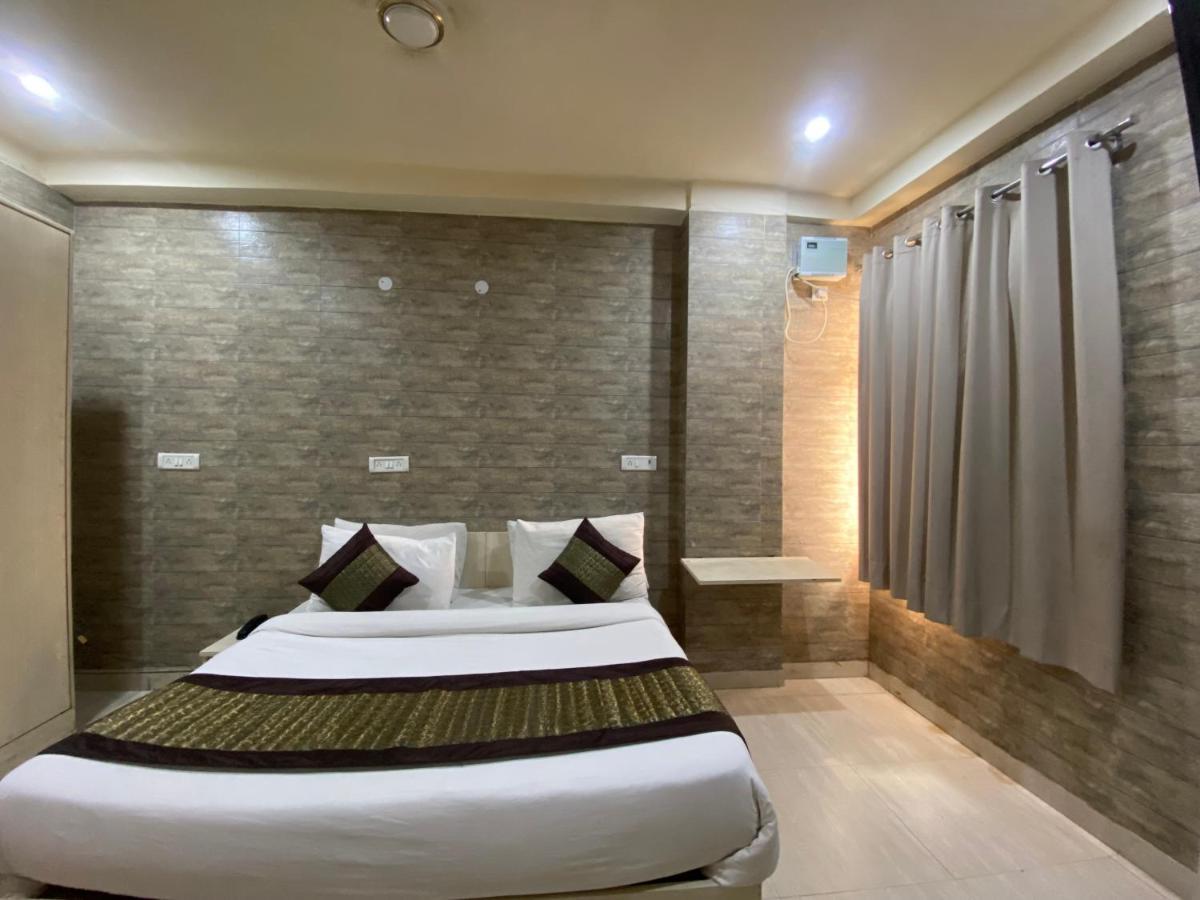 Hotel Red Chilly New Delhi Exterior photo