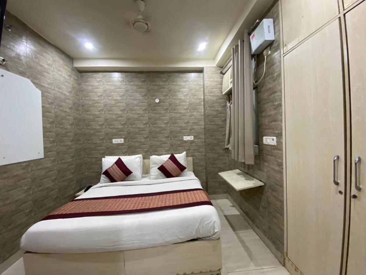 Hotel Red Chilly New Delhi Exterior photo